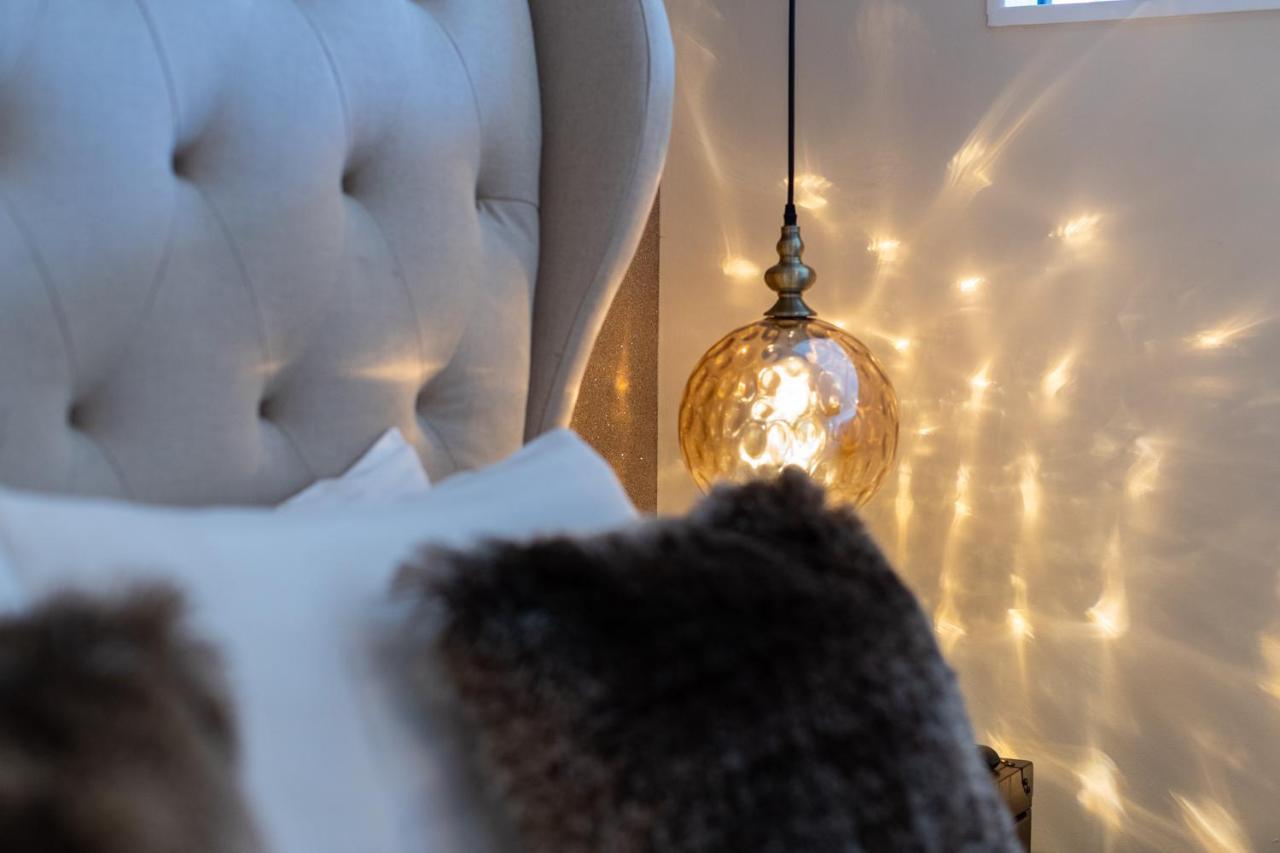 Lakes Hotel&Spa Bowness-on-Windermere Buitenkant foto A light bulb