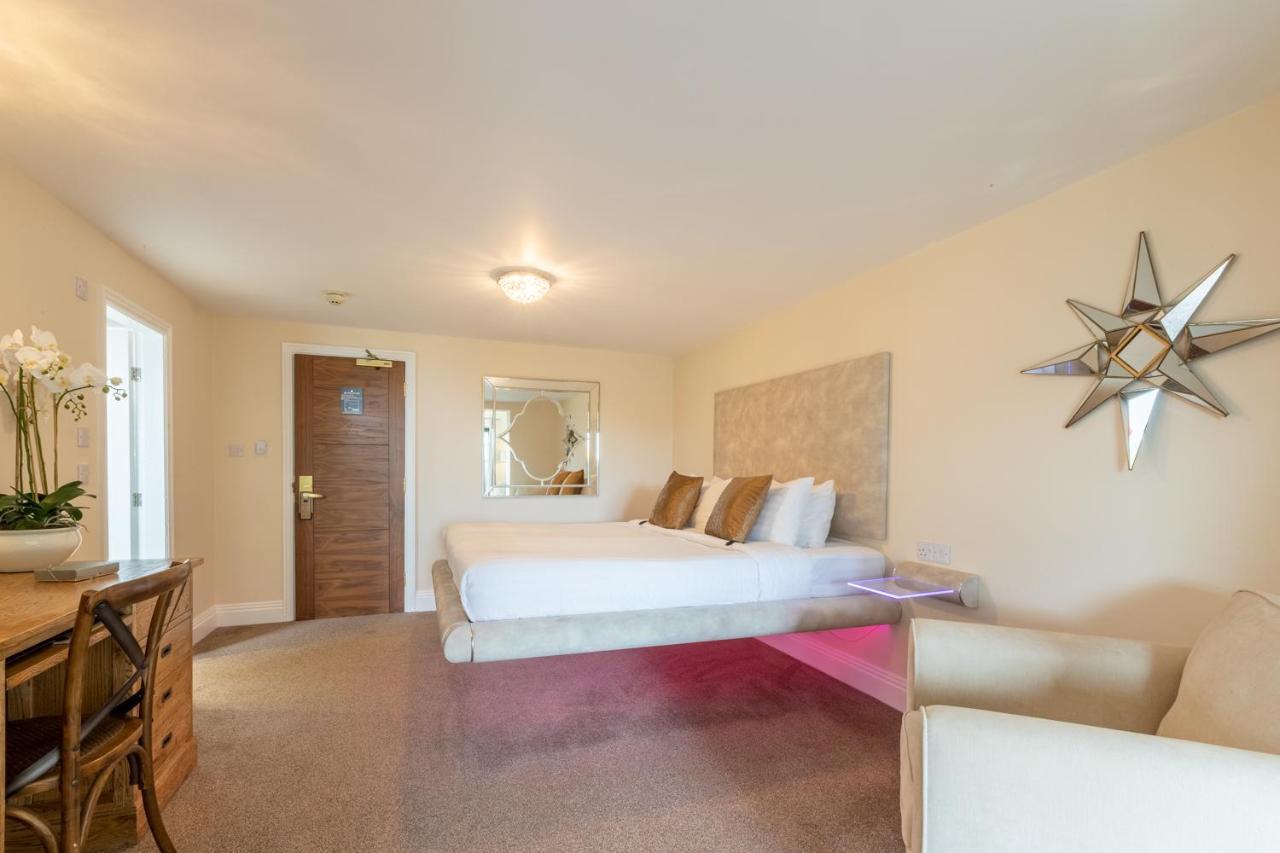 Lakes Hotel&Spa Bowness-on-Windermere Buitenkant foto A bedroom at the hotel