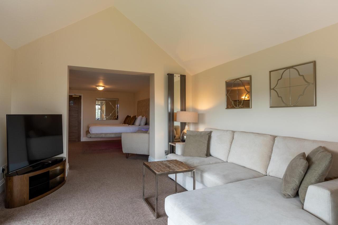 Lakes Hotel&Spa Bowness-on-Windermere Buitenkant foto A suite at the Inn at the Opera