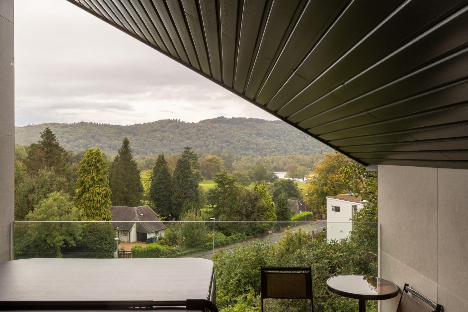 Lakes Hotel&Spa Bowness-on-Windermere Kamer foto View from the balcony of a guest room